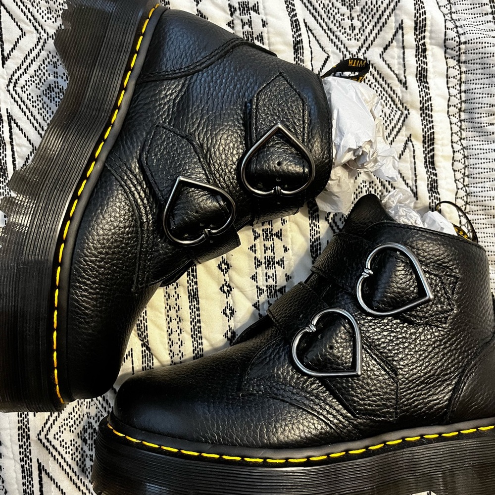 Devon heart leather platform boots NEW with box. Size 8